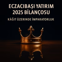Eczacıbaşı Yatırım (ECZYT) 2025 bilanço analizini temsil eden, altın taç ve su yansıması konseptli kapak görseli.